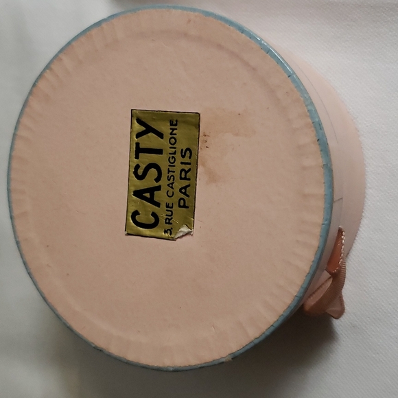 Vintage Crochet Hat Brooch and Earrings Set - Picture 5 of 5